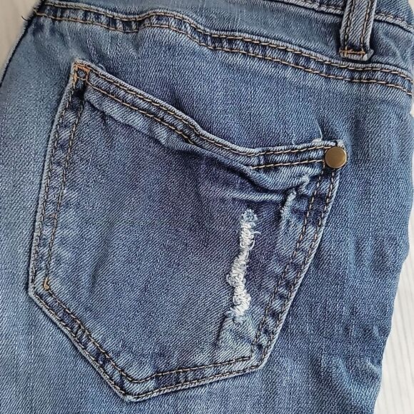 Forever 21 destructed skinny jeans Size 24 - Picture 2 of 13